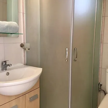 6 Emerald Bay Villa