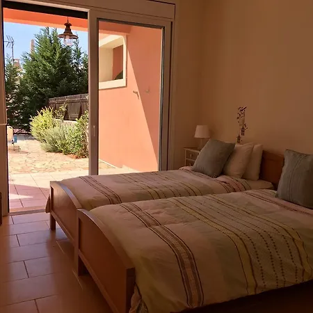 6 Emerald Bay Villa *